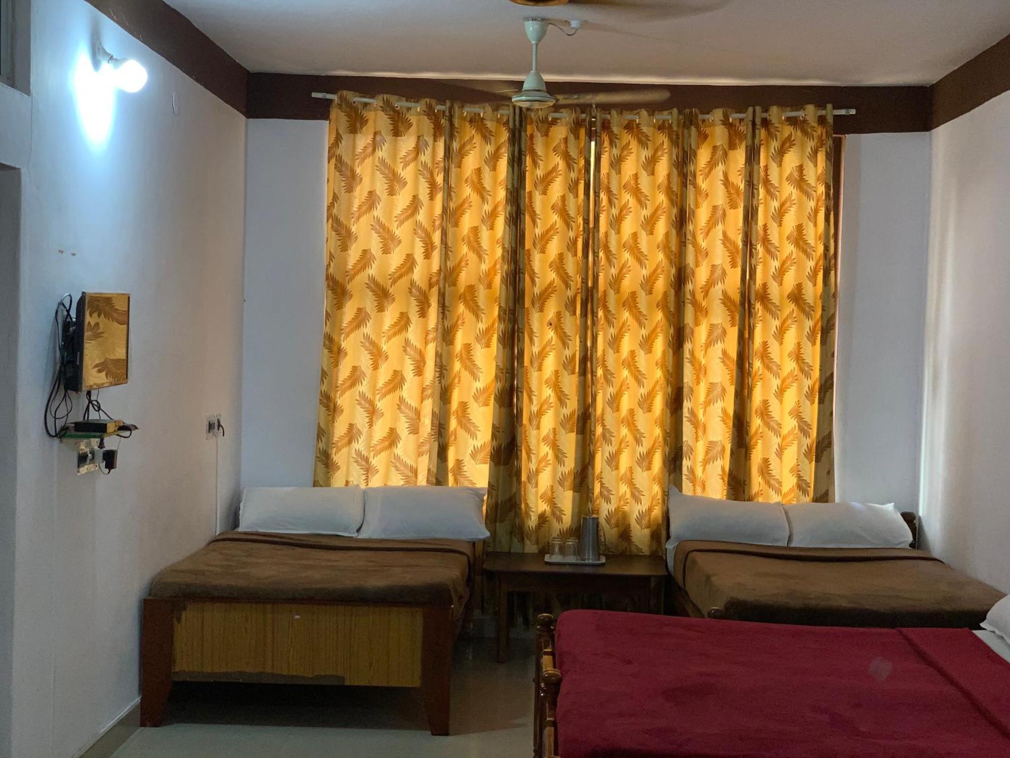 Hotel Caveri Inn 마디케리 외부 사진